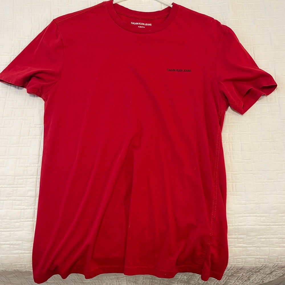 Calvin Klein T shirt in red!